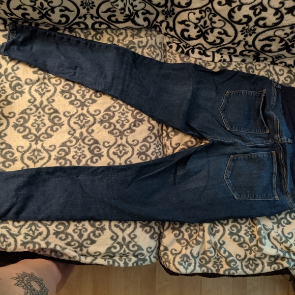 Dark wash maternity jeans - Picture 2 of 3
